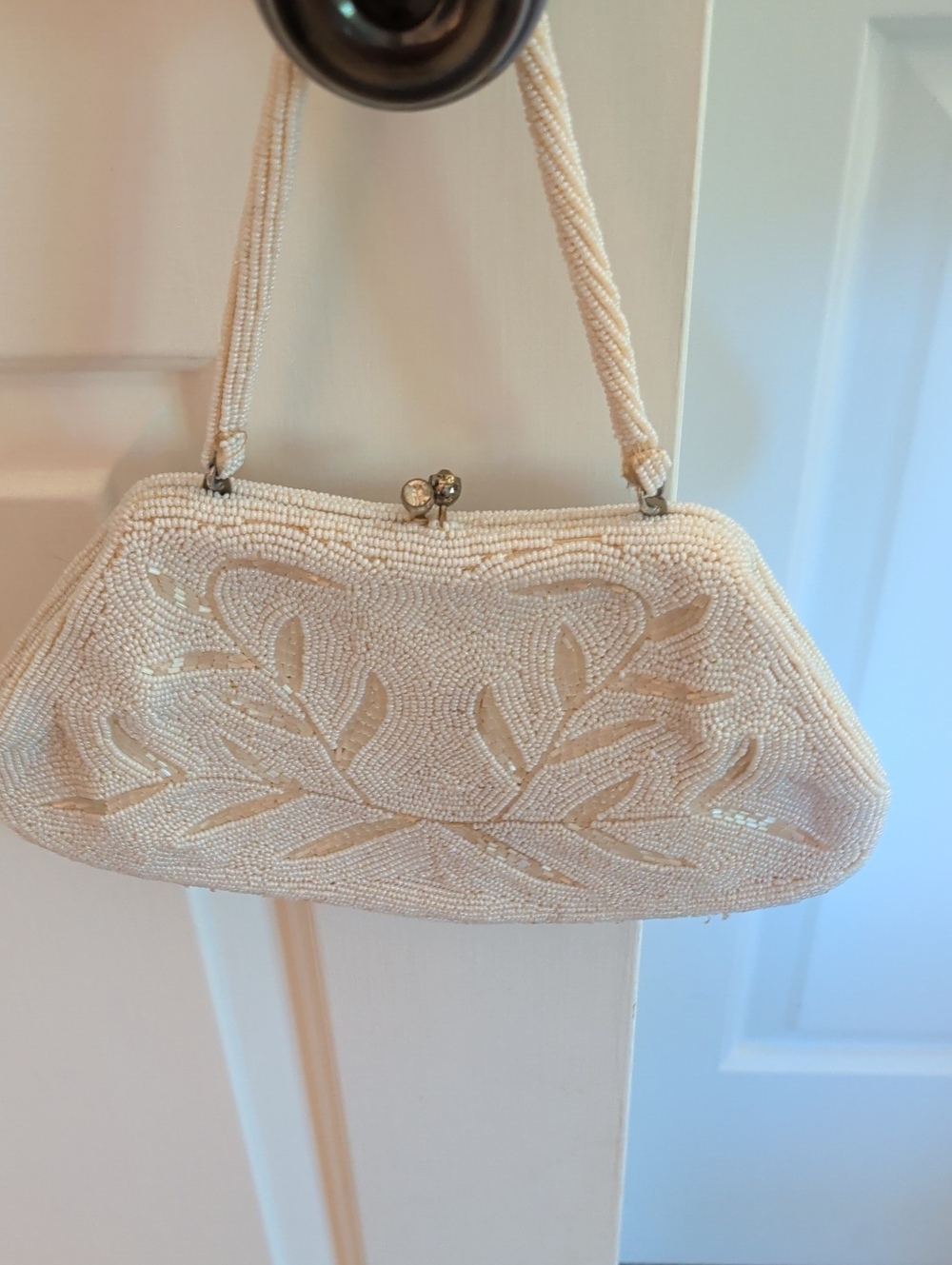 Vintage Beaded Cream Evening Handbag - Elegant Leaf Motif